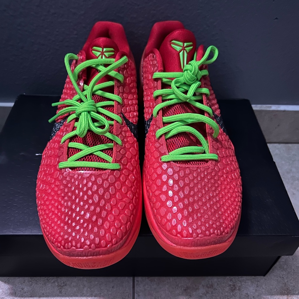 kobe red grinch